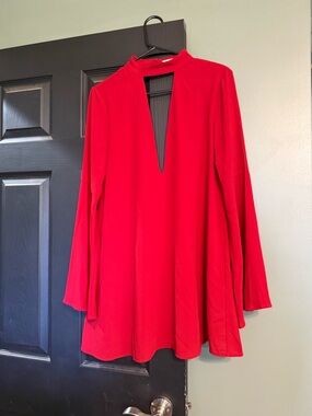 essue Red Long-Sleeve Keyhole Swing Dress